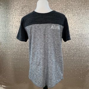 American Eagle Grey/Black Tee                B2